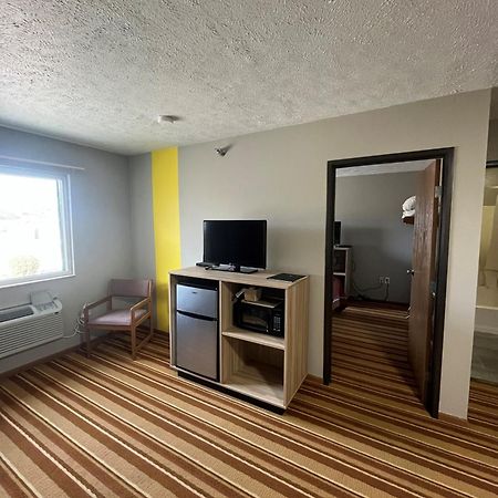 Hotel Super 8 By Wyndham Blair Esterno foto