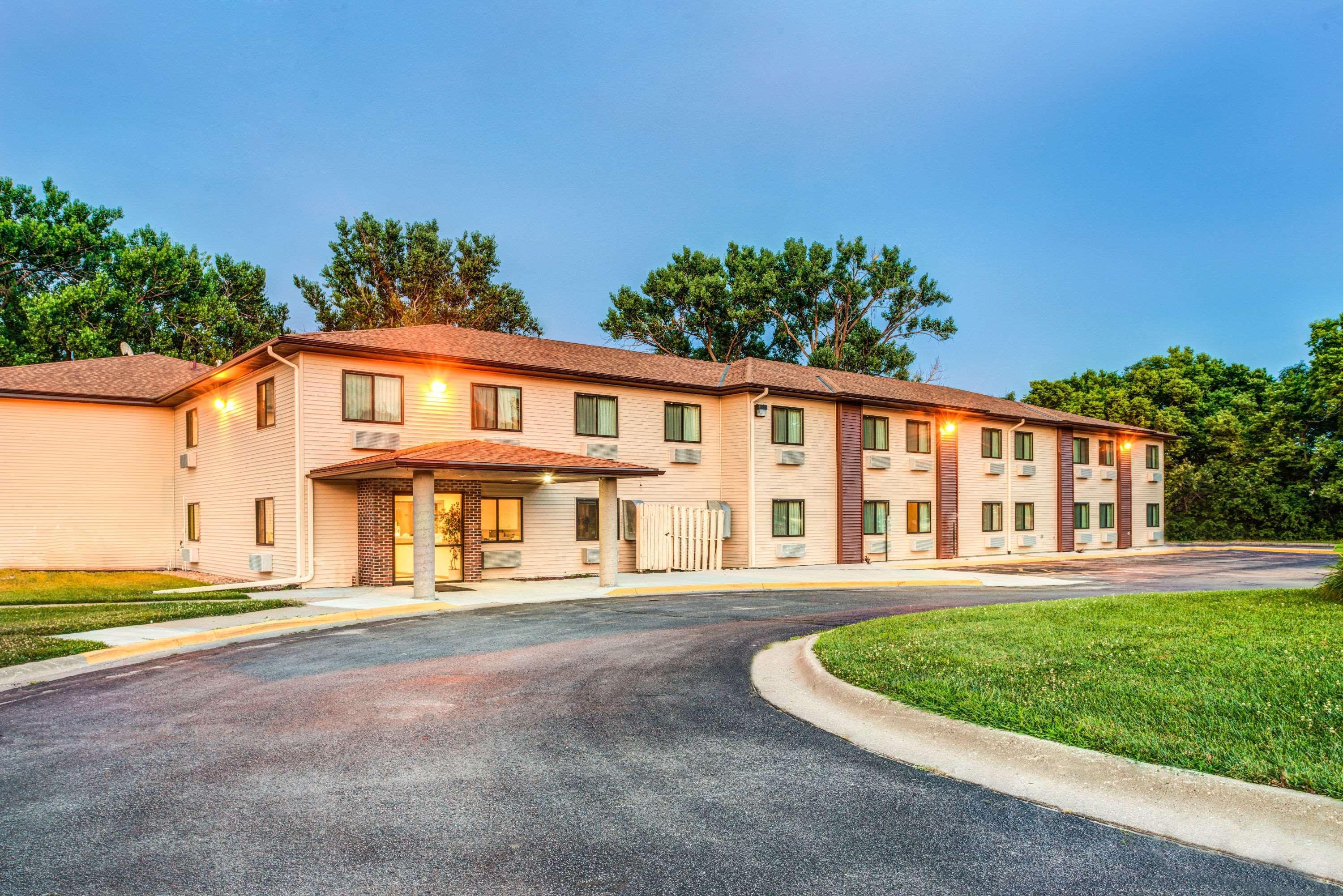 Hotel Super 8 By Wyndham Blair Esterno foto